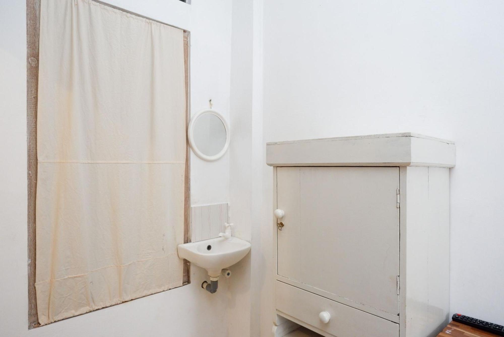 Reddoorz Syariah Near Plengkung Gading 2 Hotel Jogjakarta Kamer foto