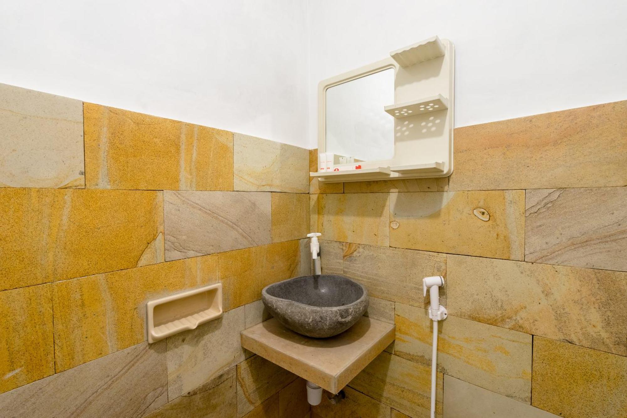 Reddoorz Syariah Near Plengkung Gading 2 Hotel Jogjakarta Buitenkant foto